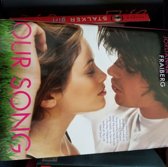 BOOKS - Picture 3 of 5